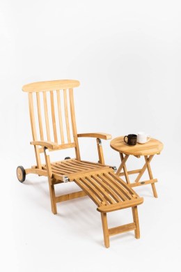 deckchair-with-wheel-_round-picnic-table-_1_